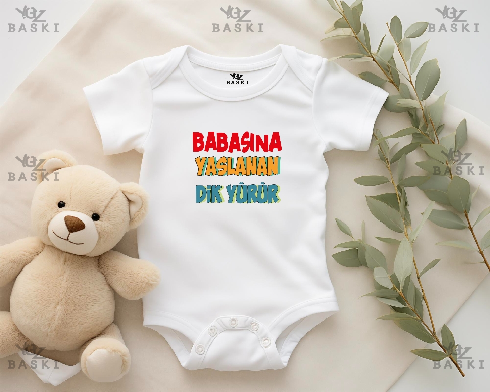 Babasına Yaslanan Dik Yürür 2 Baskılı Bebek Zıbını